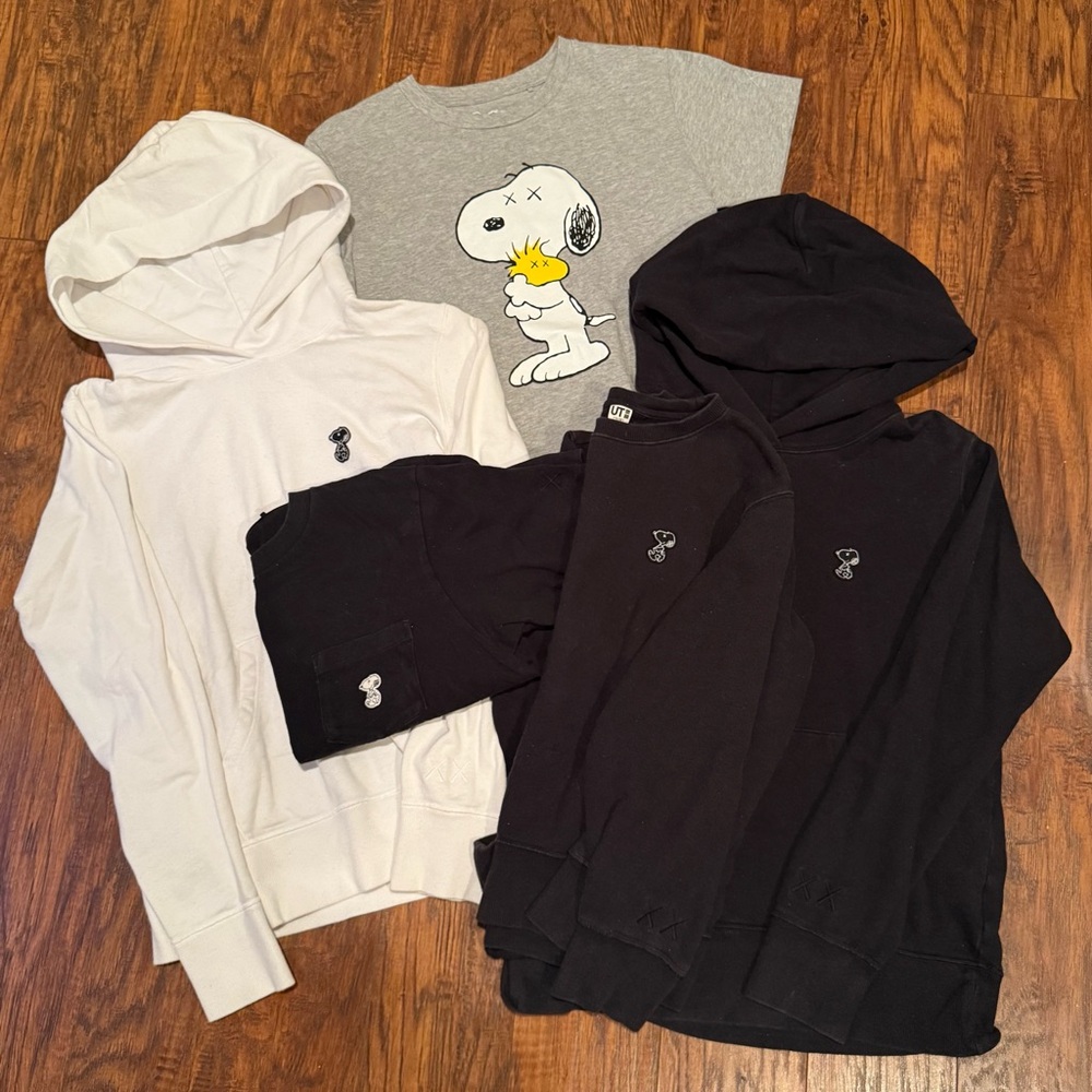 Kaws x Uniqlo x Peanuts Collaboration 5 Pieces Clothing Bundle